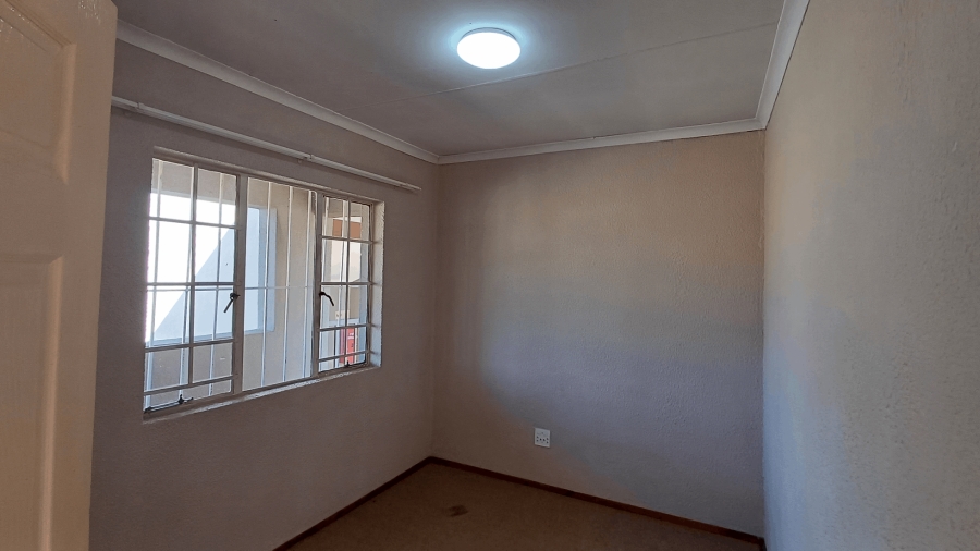 To Let 3 Bedroom Property for Rent in Glen Marais Gauteng