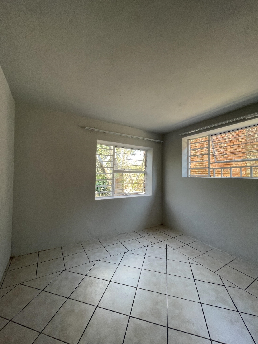 To Let 1 Bedroom Property for Rent in Clubview Gauteng