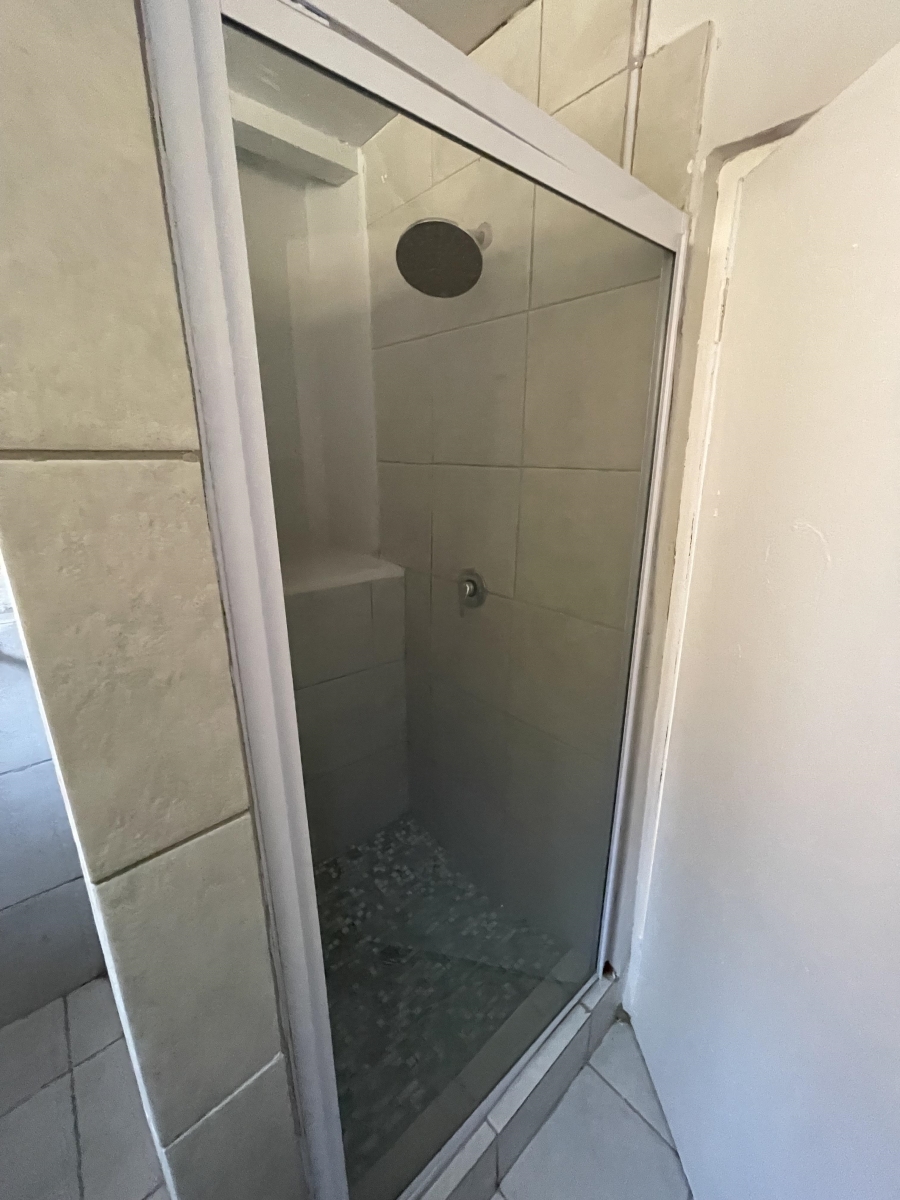 To Let 1 Bedroom Property for Rent in Clubview Gauteng