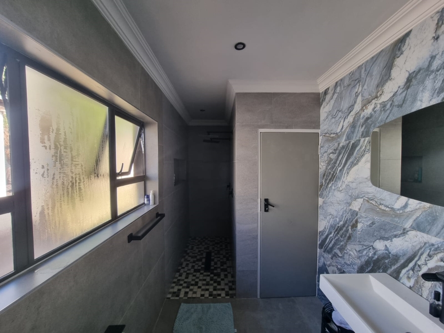 5 Bedroom Property for Sale in Rynfield Gauteng