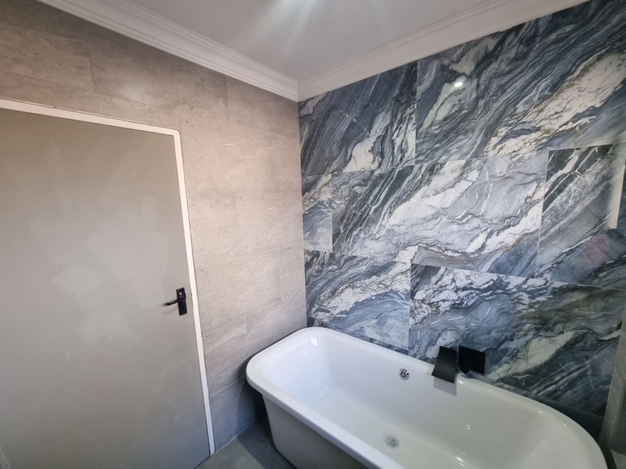 5 Bedroom Property for Sale in Rynfield Gauteng