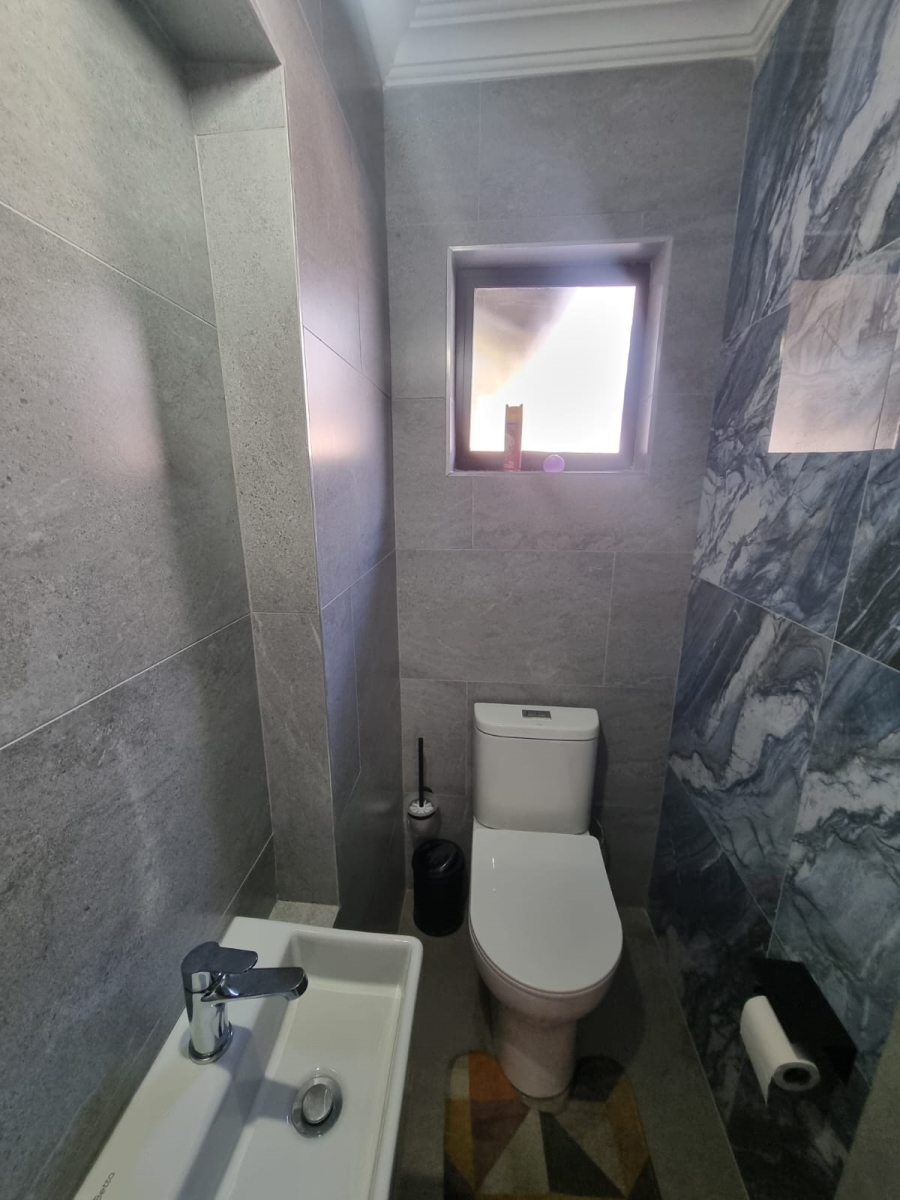 5 Bedroom Property for Sale in Rynfield Gauteng
