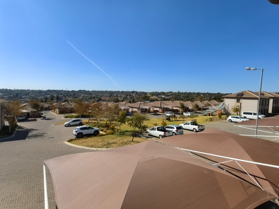 2 Bedroom Property for Sale in The Reeds Gauteng