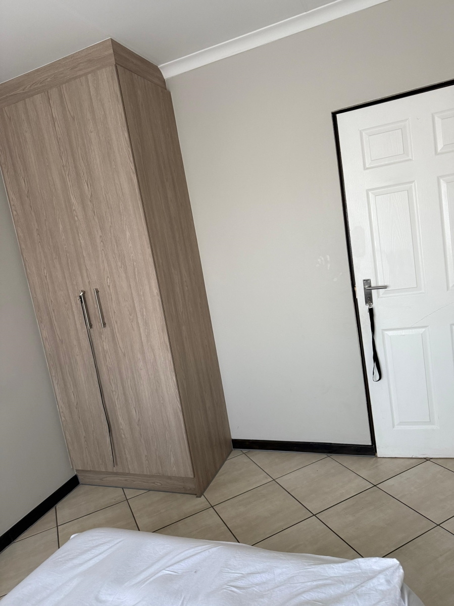 2 Bedroom Property for Sale in The Reeds Gauteng