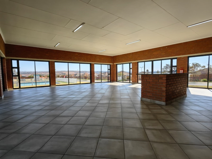2 Bedroom Property for Sale in The Reeds Gauteng