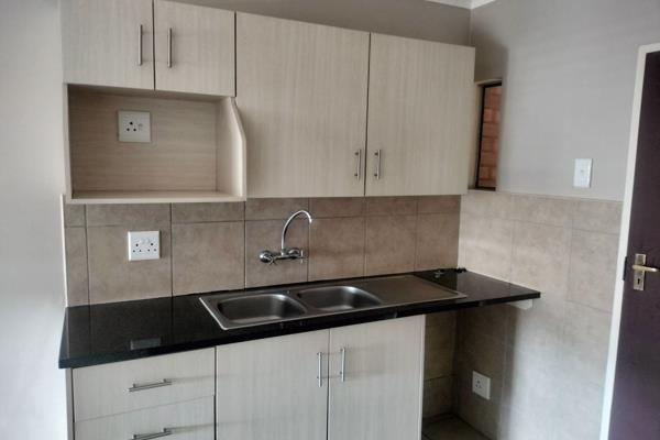 To Let 2 Bedroom Property for Rent in Noordwyk Gauteng