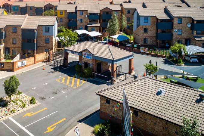 To Let 2 Bedroom Property for Rent in Noordwyk Gauteng