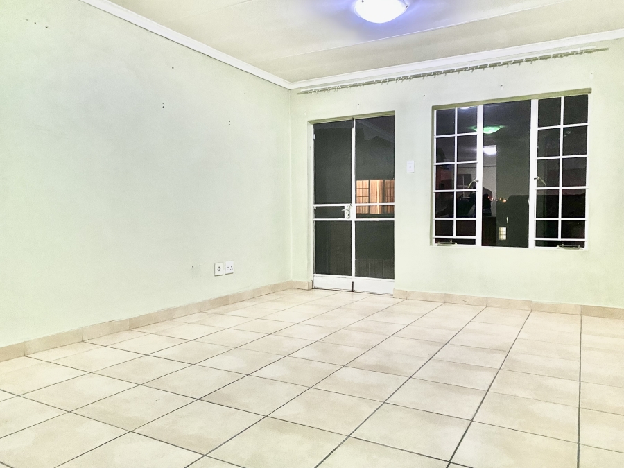 2 Bedroom Property for Sale in Meredale Gauteng