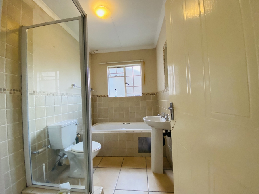 2 Bedroom Property for Sale in Meredale Gauteng