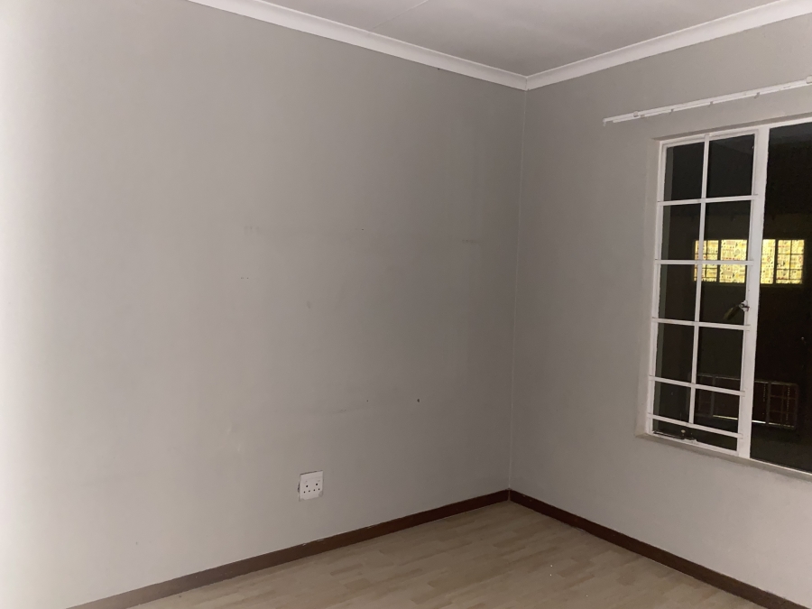2 Bedroom Property for Sale in Meredale Gauteng