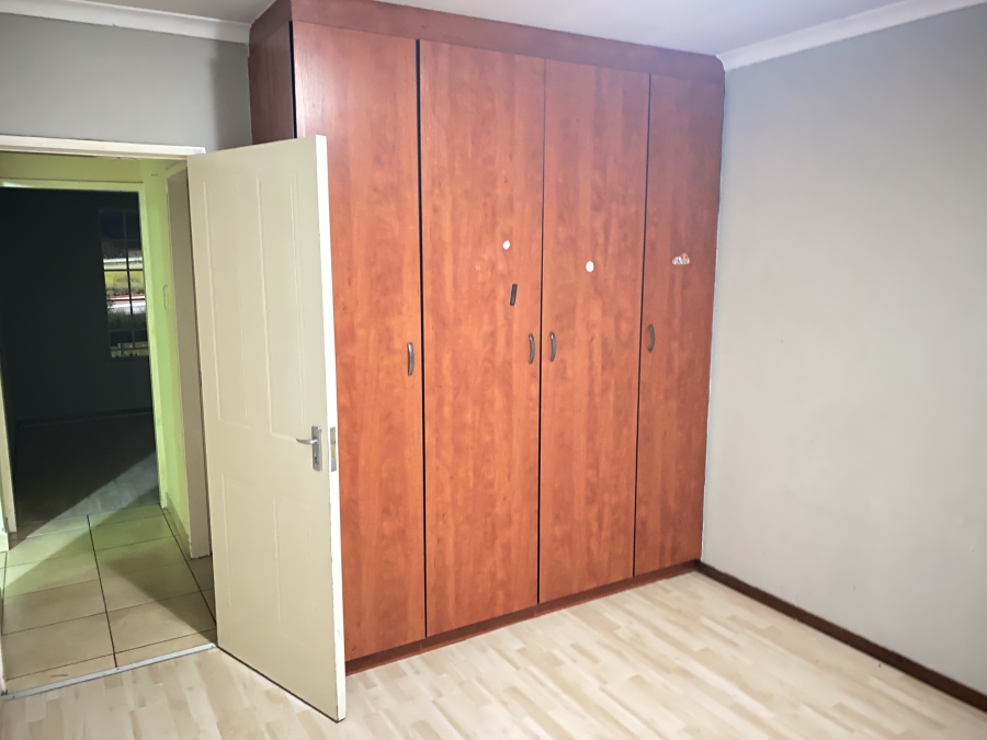 2 Bedroom Property for Sale in Meredale Gauteng