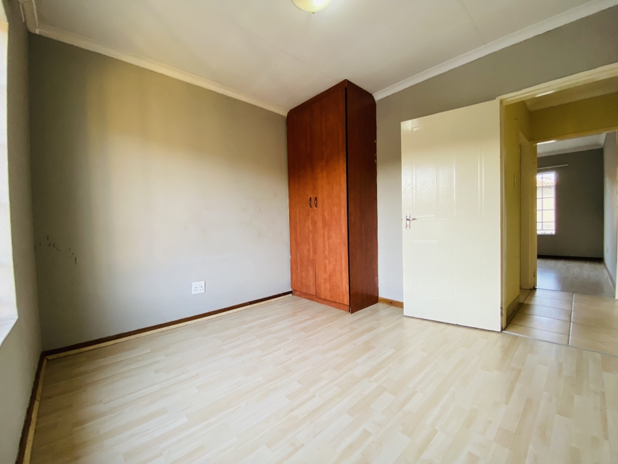 2 Bedroom Property for Sale in Meredale Gauteng