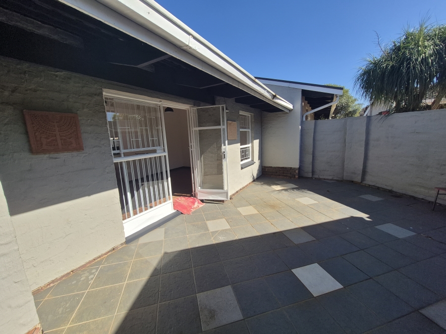 To Let 3 Bedroom Property for Rent in Elardus Park Gauteng