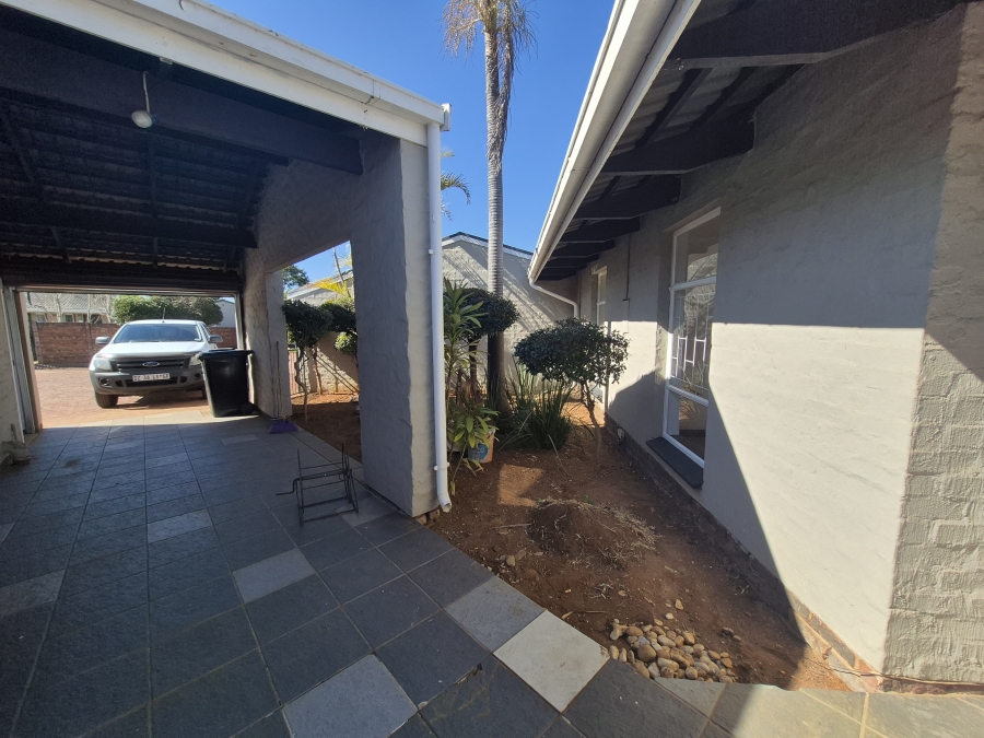 To Let 3 Bedroom Property for Rent in Elardus Park Gauteng