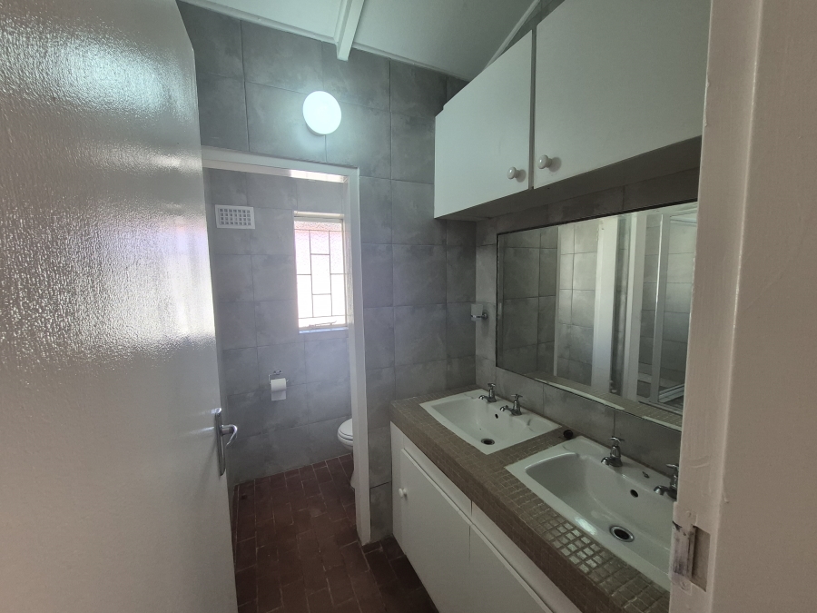 To Let 3 Bedroom Property for Rent in Elardus Park Gauteng