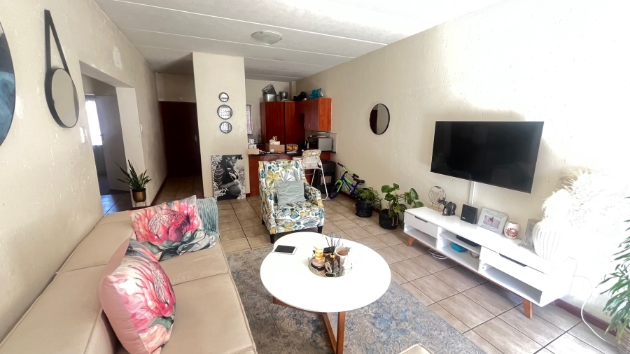 To Let 2 Bedroom Property for Rent in Buccleuch Gauteng
