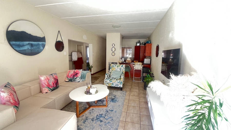 To Let 2 Bedroom Property for Rent in Buccleuch Gauteng