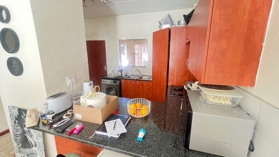 To Let 2 Bedroom Property for Rent in Buccleuch Gauteng