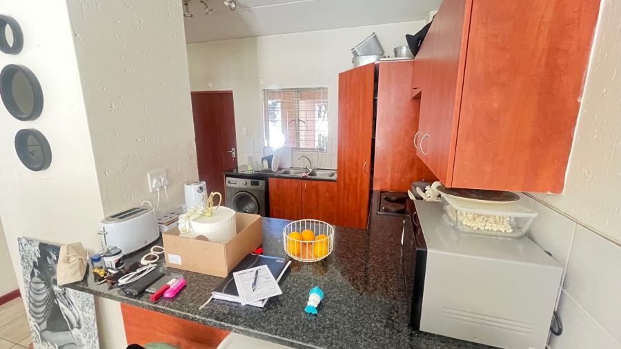To Let 2 Bedroom Property for Rent in Buccleuch Gauteng