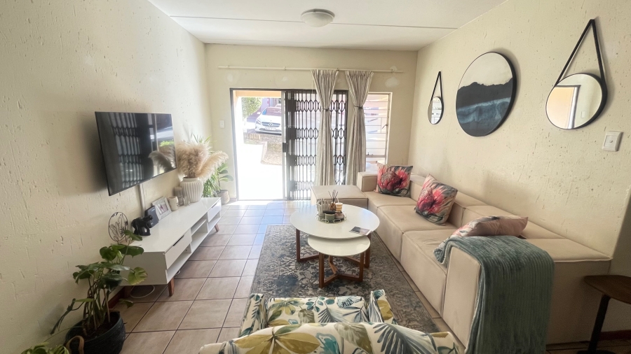 To Let 2 Bedroom Property for Rent in Buccleuch Gauteng
