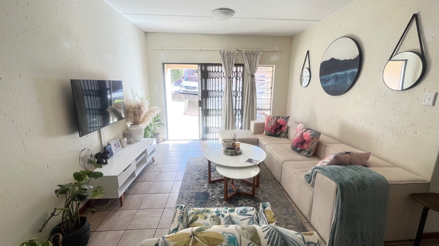 To Let 2 Bedroom Property for Rent in Buccleuch Gauteng