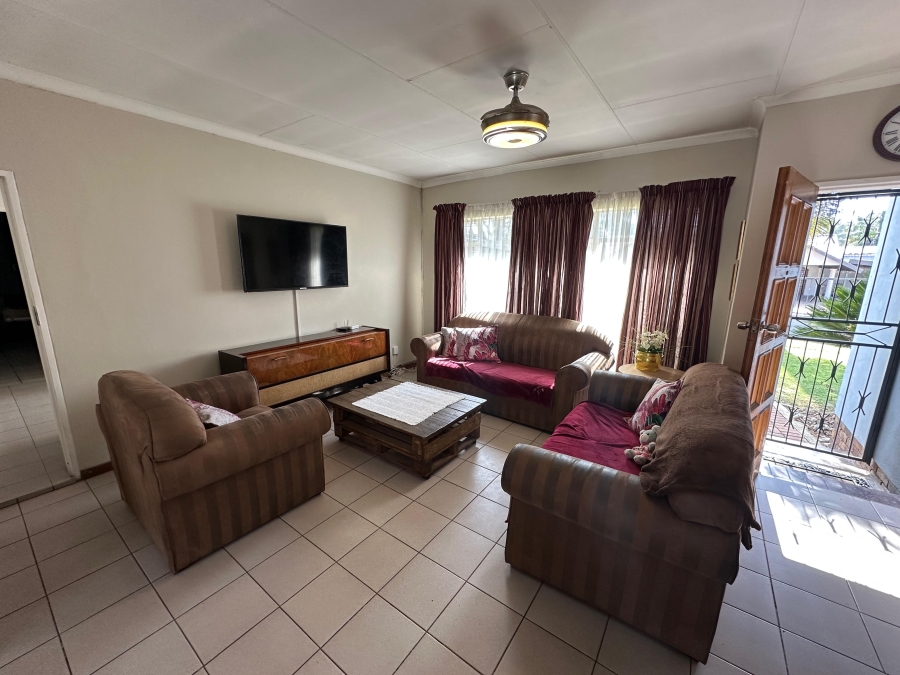 3 Bedroom Property for Sale in Kirkney Gauteng
