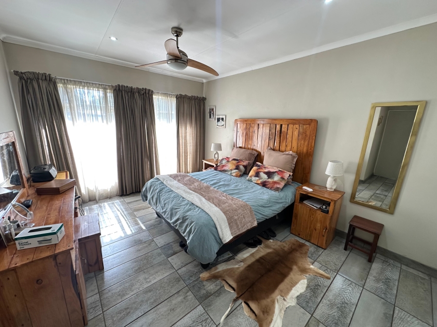 3 Bedroom Property for Sale in Kirkney Gauteng
