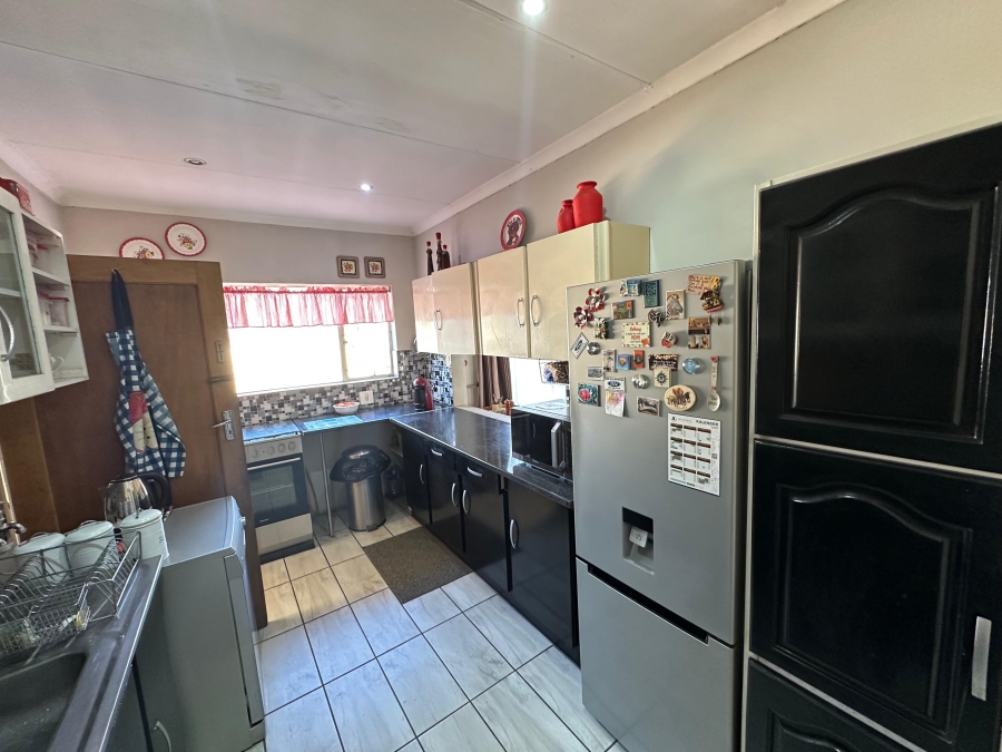 3 Bedroom Property for Sale in Kirkney Gauteng