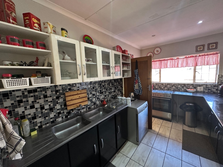 3 Bedroom Property for Sale in Kirkney Gauteng