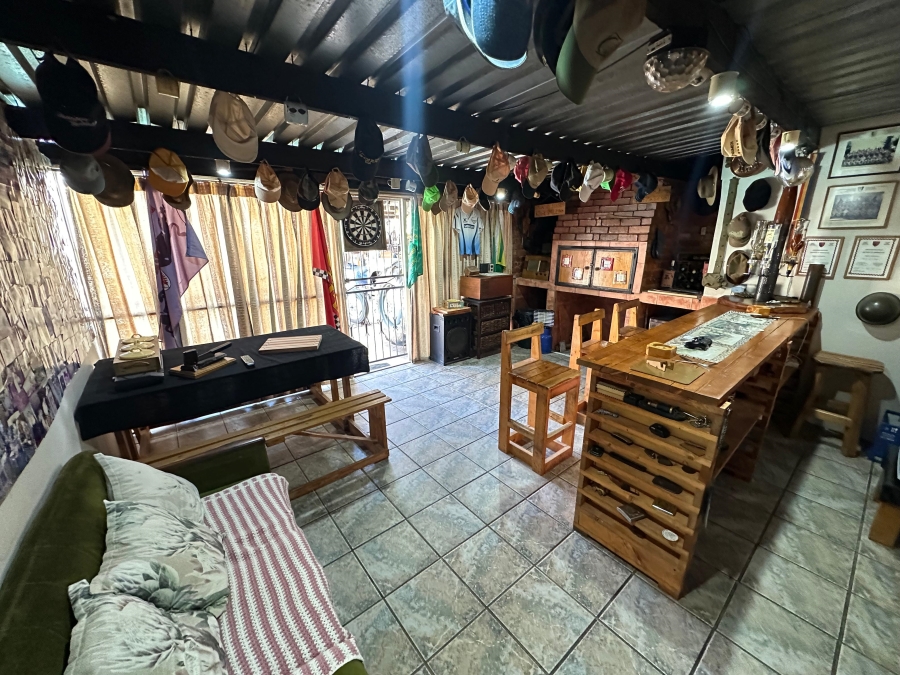 3 Bedroom Property for Sale in Kirkney Gauteng