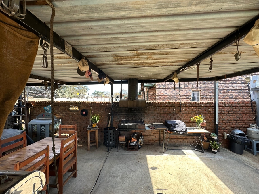 3 Bedroom Property for Sale in Kirkney Gauteng