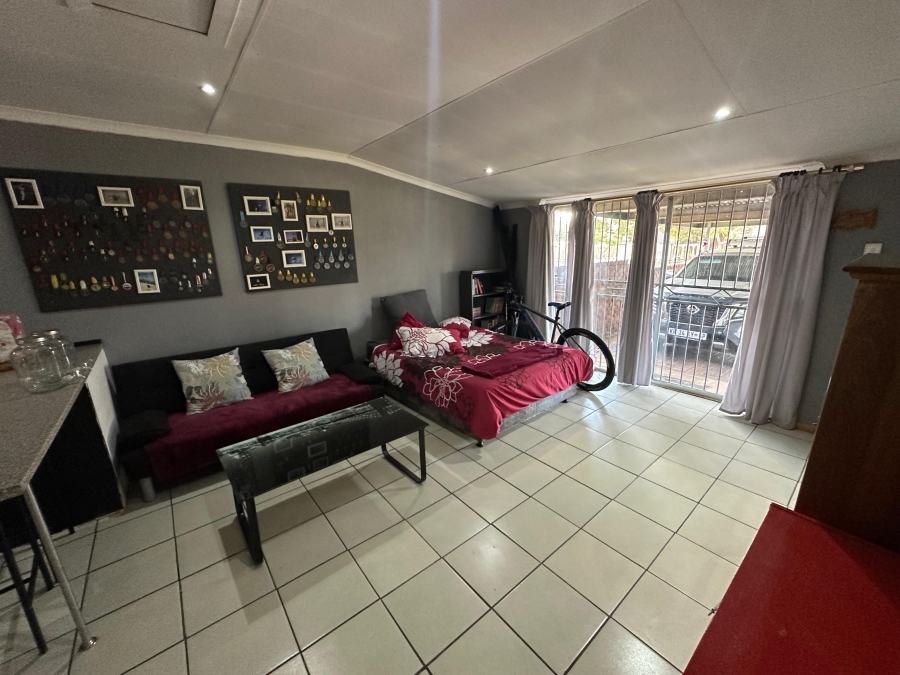 3 Bedroom Property for Sale in Kirkney Gauteng