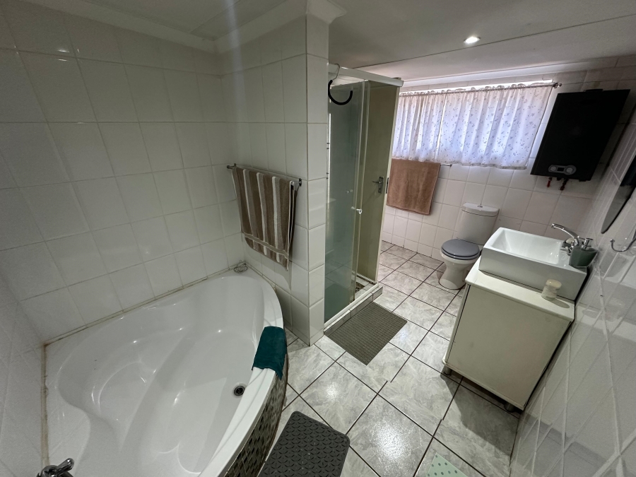 3 Bedroom Property for Sale in Kirkney Gauteng