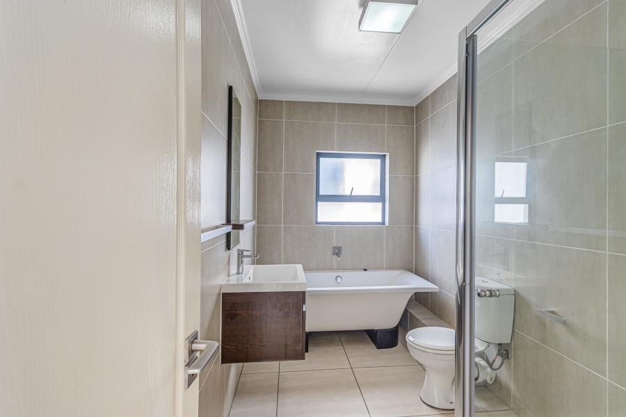 To Let 2 Bedroom Property for Rent in Greenstone Hill Gauteng