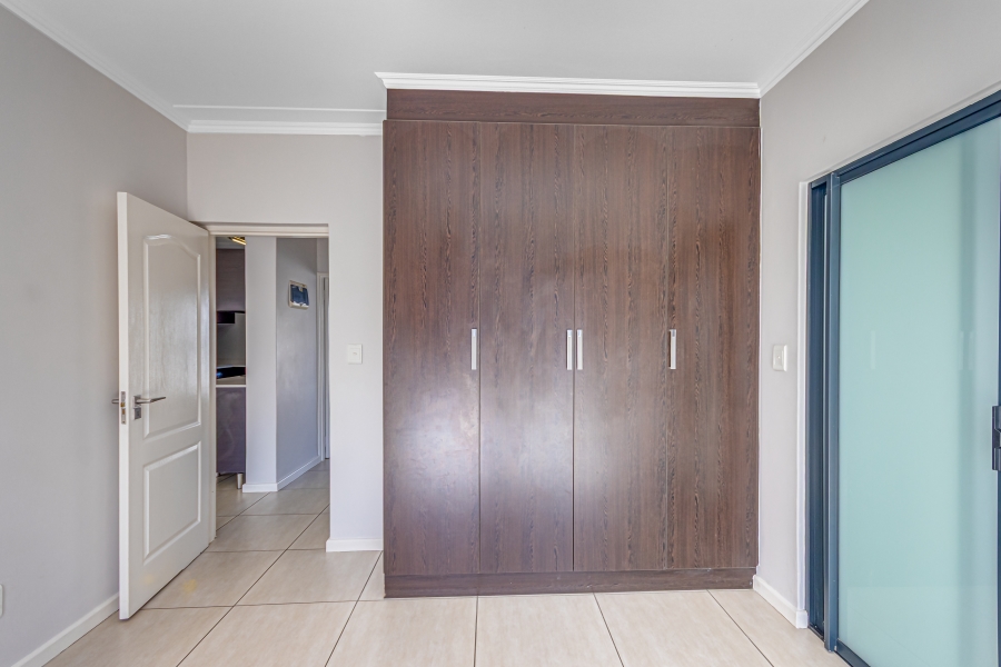 To Let 2 Bedroom Property for Rent in Greenstone Hill Gauteng