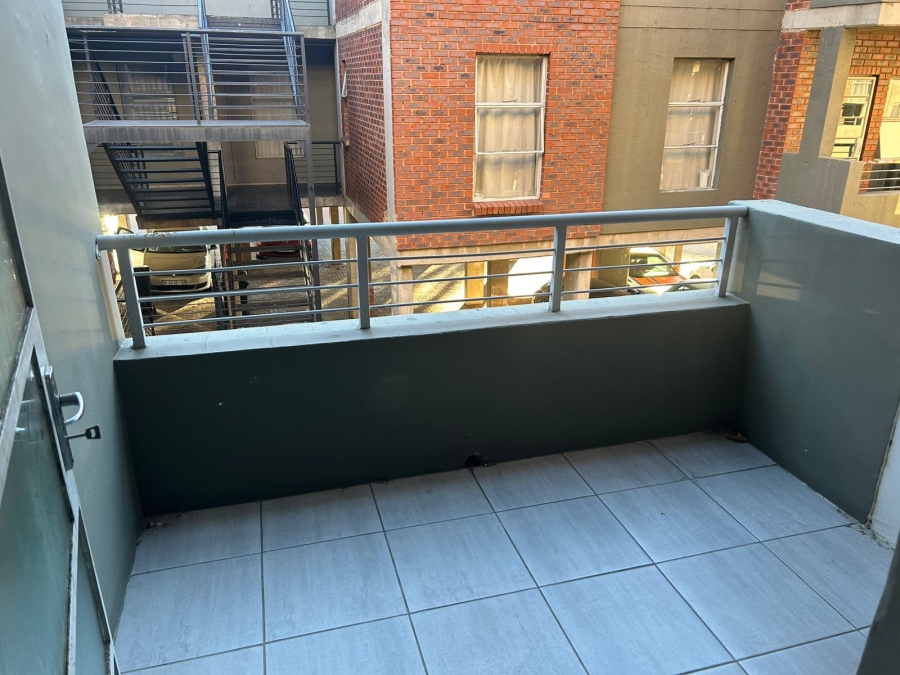 To Let 2 Bedroom Property for Rent in Buccleuch Gauteng