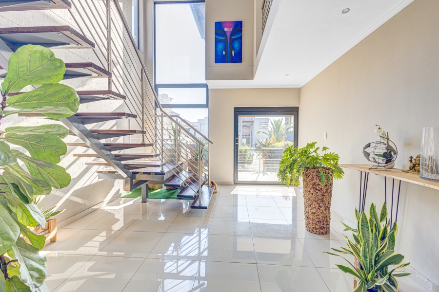 5 Bedroom Property for Sale in Kosmosdal Gauteng