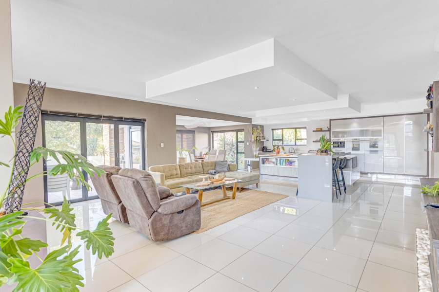 5 Bedroom Property for Sale in Kosmosdal Gauteng