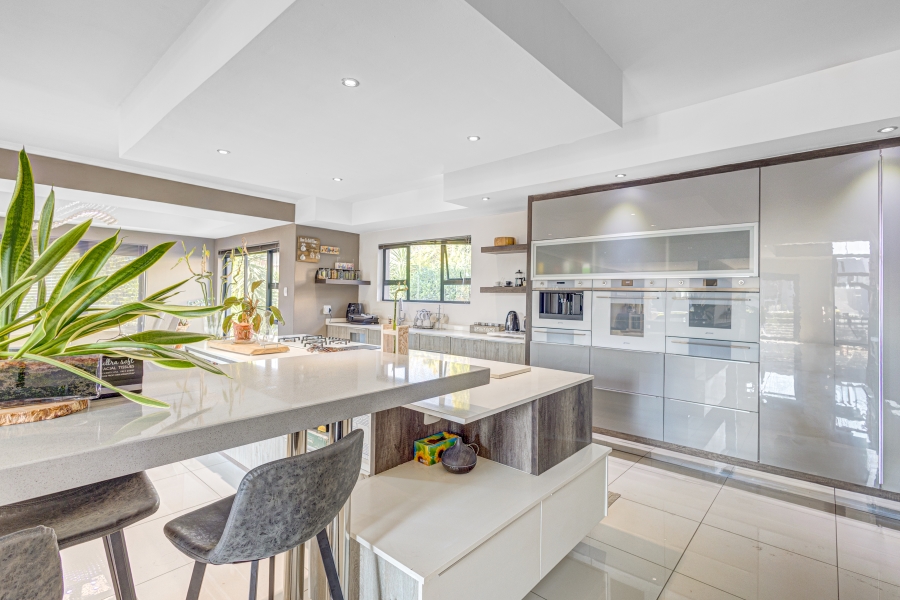 5 Bedroom Property for Sale in Kosmosdal Gauteng