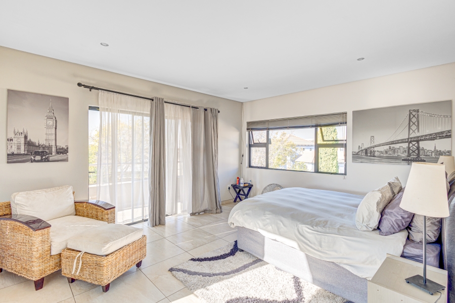 5 Bedroom Property for Sale in Kosmosdal Gauteng