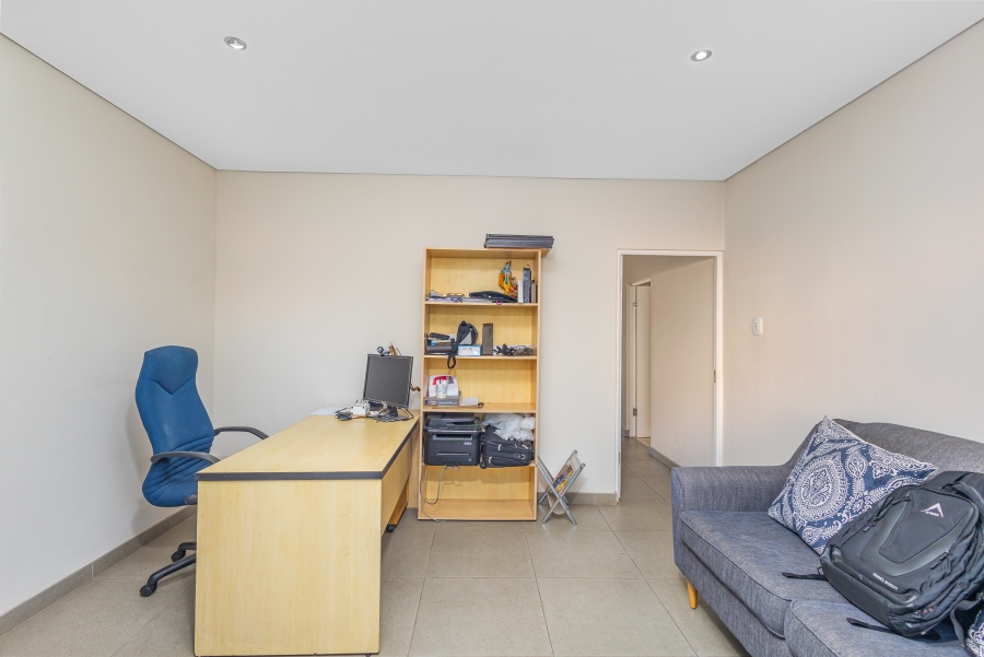 5 Bedroom Property for Sale in Kosmosdal Gauteng