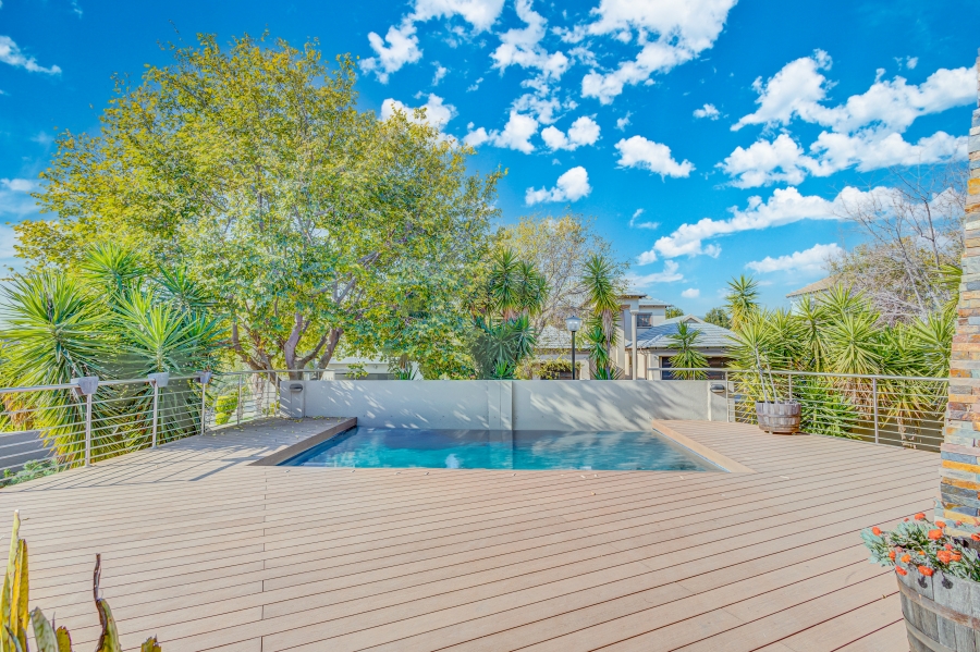 5 Bedroom Property for Sale in Kosmosdal Gauteng