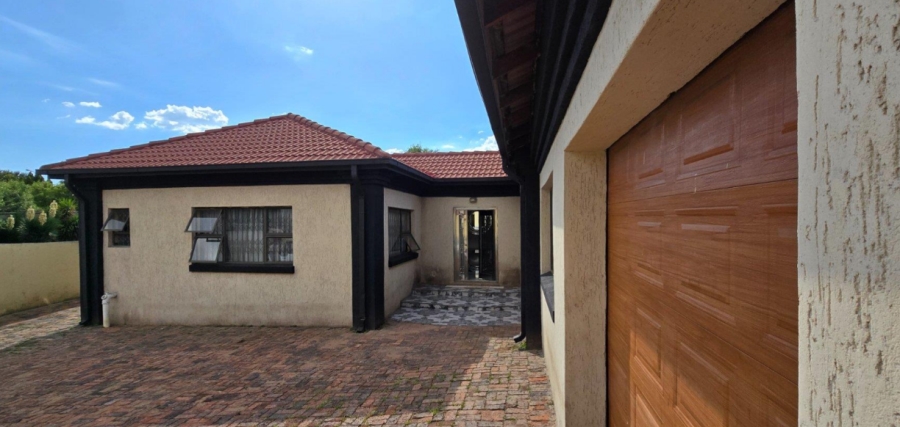 4 Bedroom Property for Sale in Vanderbijlpark SE 4 Gauteng