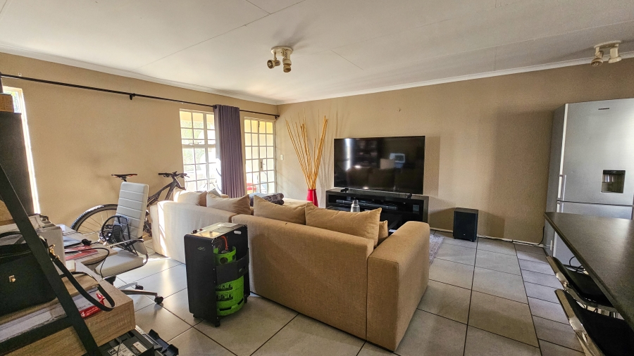 2 Bedroom Property for Sale in Faerie Glen Gauteng