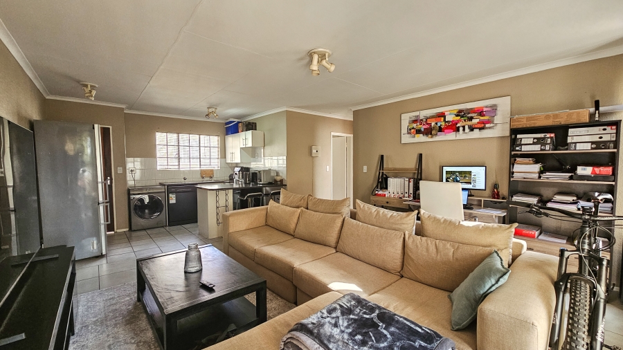 2 Bedroom Property for Sale in Faerie Glen Gauteng
