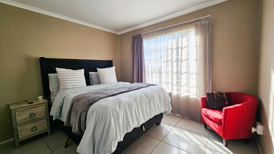 2 Bedroom Property for Sale in Faerie Glen Gauteng