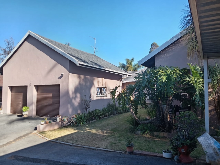 5 Bedroom Property for Sale in Witpoortjie Gauteng