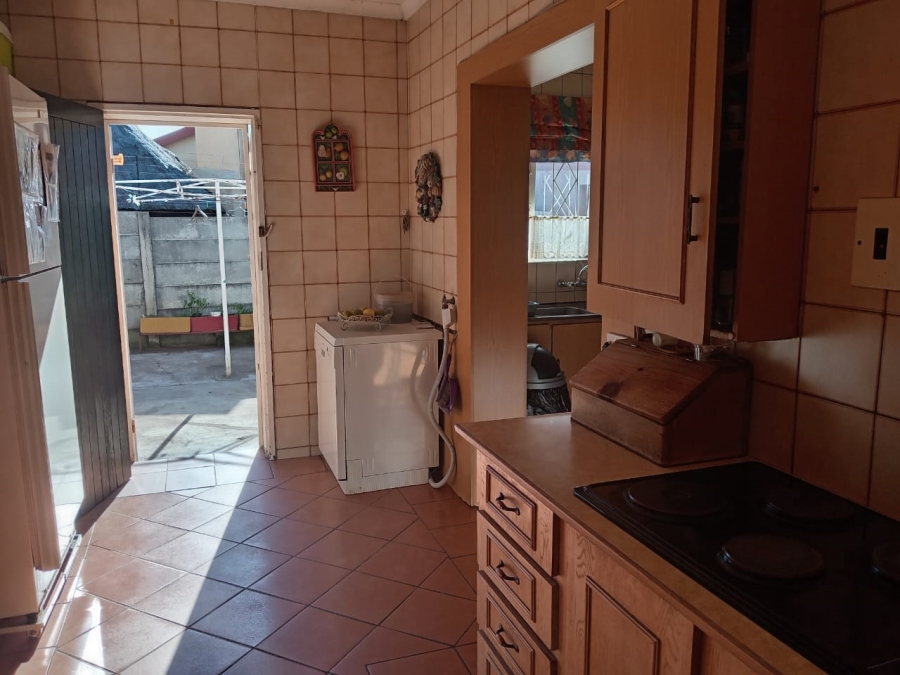 5 Bedroom Property for Sale in Witpoortjie Gauteng