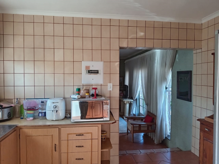 5 Bedroom Property for Sale in Witpoortjie Gauteng