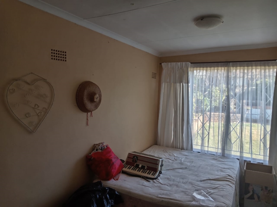 5 Bedroom Property for Sale in Witpoortjie Gauteng
